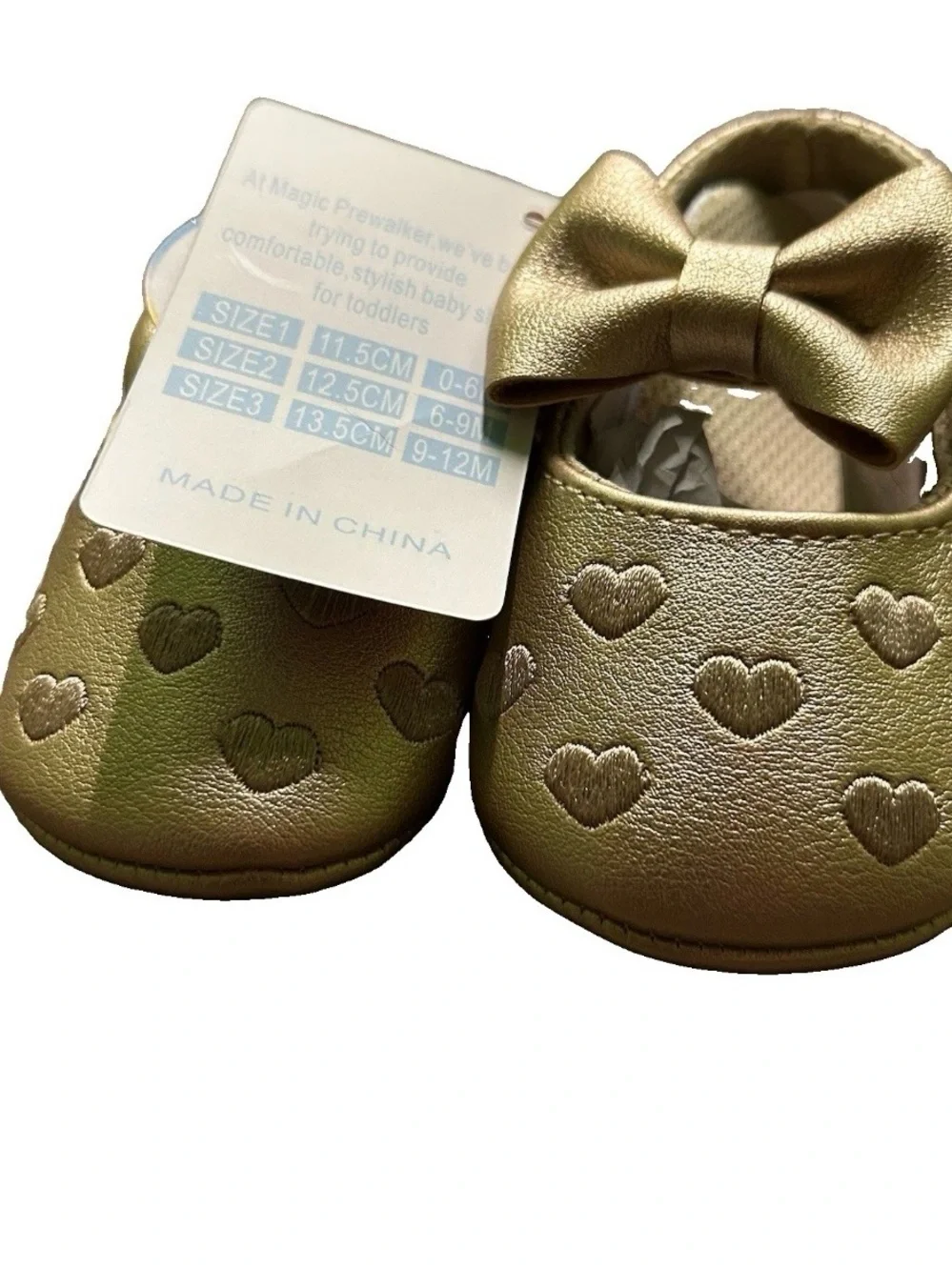 NWT Baby Girl Gold Shoes Hearts Size 1 (0-6 Months)